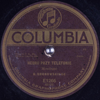 Hebru przy telefonie